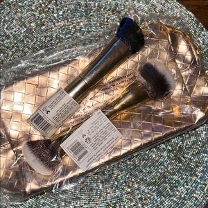 Tarte Makeup Brush Set of 2 with Cosmetic Bag - NEW